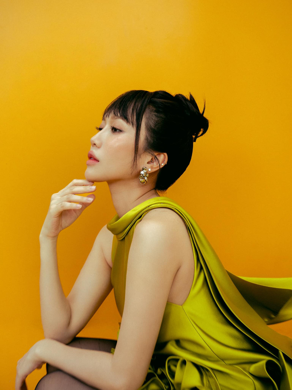 Diệu Nhi khoe thiết kế váy lạ mắt. Ảnh: FB Diệu Nhi