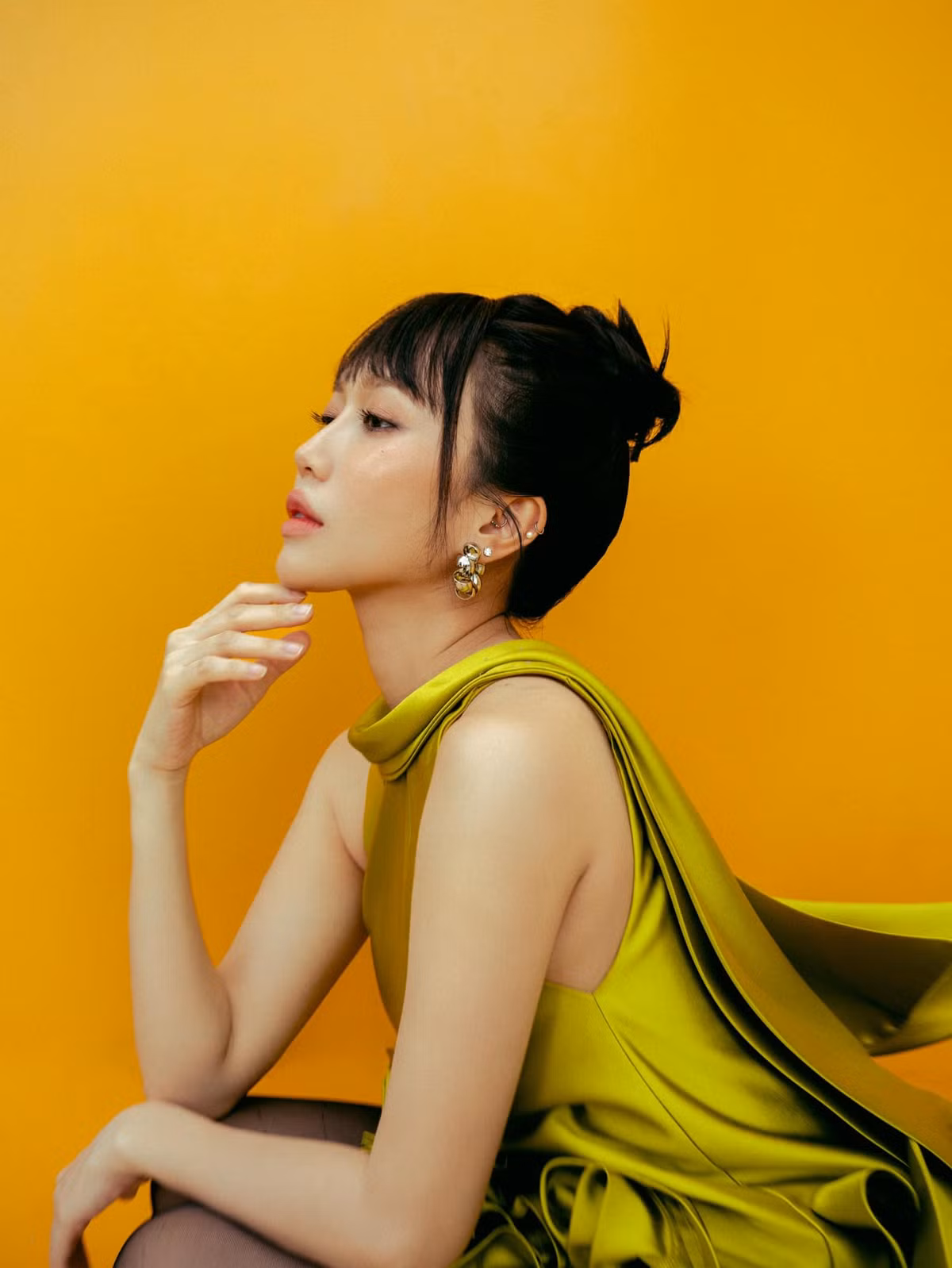 Diệu Nhi khoe thiết kế váy lạ mắt. Ảnh: FB Diệu Nhi