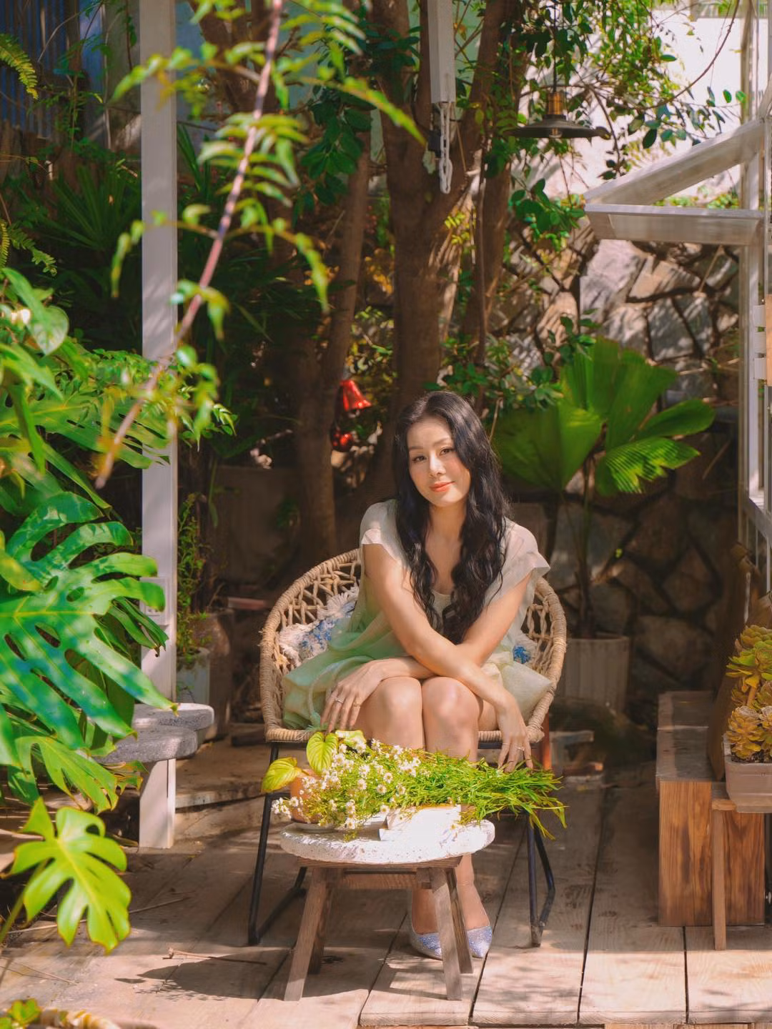 Sau một thời gian im lặng, diễn viên Nam Thư đã dần trở lại với công việc. Ảnh: FB Trần Nam Thư