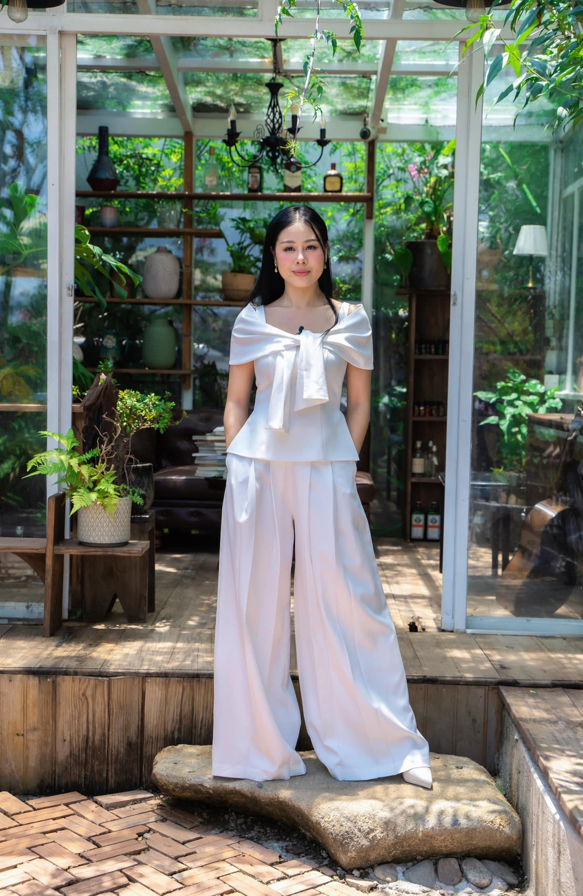 Trước những cáo buộc, Nam Thư đã lên tiếng phủ nhận và khẳng định sự trong sạch của mình. Cô cũng đã có những động thái pháp lý để bảo vệ danh dự và quyền lợi cá nhân. Ảnh: FB Trần Nam Thư