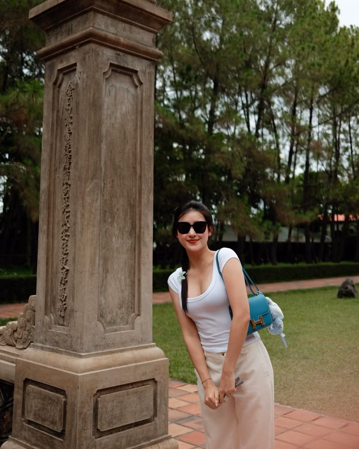 Á hậu Huyền My tới xứ Huế mộng mơ. Ảnh: FB Nguyen Tran Huyen My