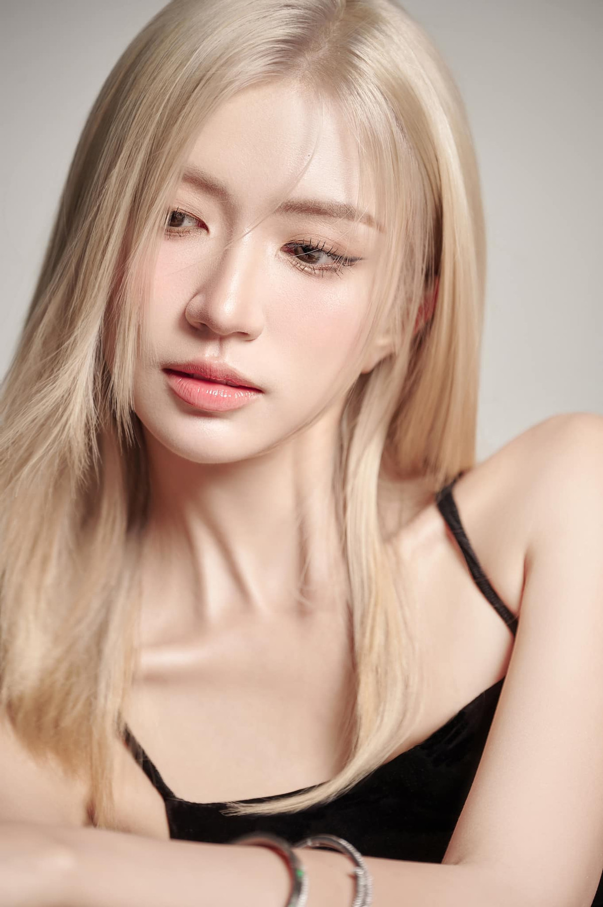 Diễn viên Ngọc Huyền chào tháng mới với ngoại hình khác lạ, xinh đẹp. Ảnh: FB Nguyễn Ngọc Huyền