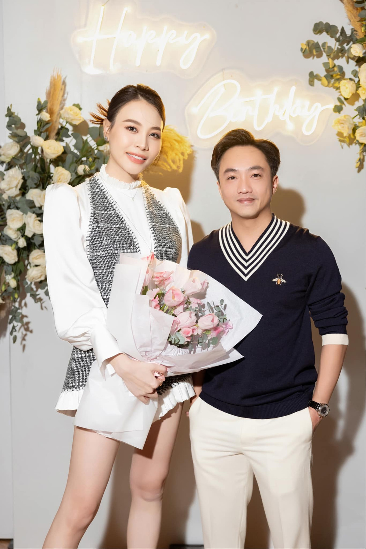 Trên trang cá nhân, vợ chồng Đàm Thu Trang chăm chỉ cập nhật những hình ảnh chăm sóc, nuôi dạy con cái và những khoảnh khắc ấm áp, hạnh phúc của các thành viên. Ảnh: Người đưa tin