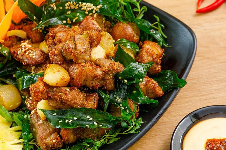 Ngoài ra, phái mạnh gặp vấn đề về sinh lý nên bổ sung một số món vào thực đơn như: Cháo thịt dê nấu gạo lứt, canh thịt dê nấu nõn tôm, thịt dê hấp sả,... Ảnh Internet