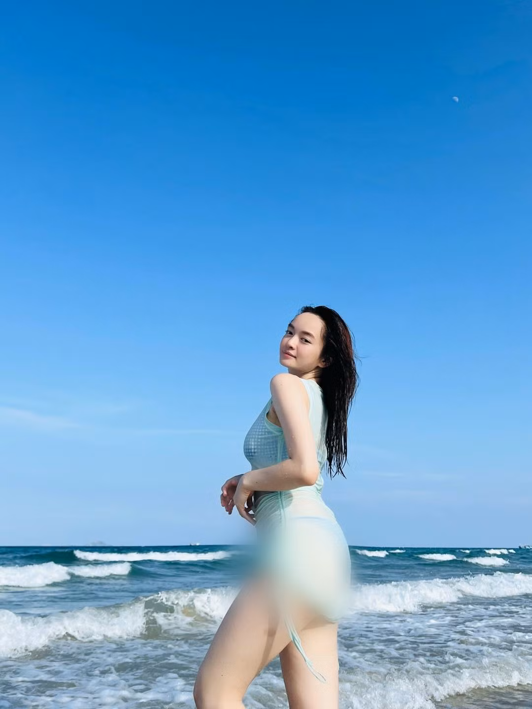 Nữ diễn viên chia sẻ rằng đây là sự thay đổi tự nhiên theo độ tuổi và sở thích cá nhân. Ảnh: FBNV