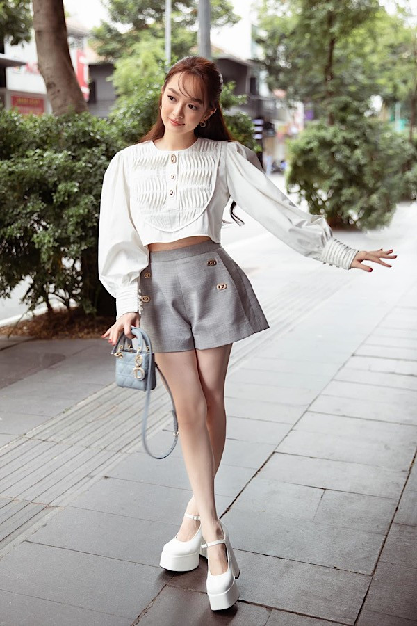 Với sự thay đổi này Kaity Nguyễn đang dần khẳng định hình ảnh của một "nữ hoàng gợi cảm" mới của làng giải trí Việt. Ảnh: FBNV