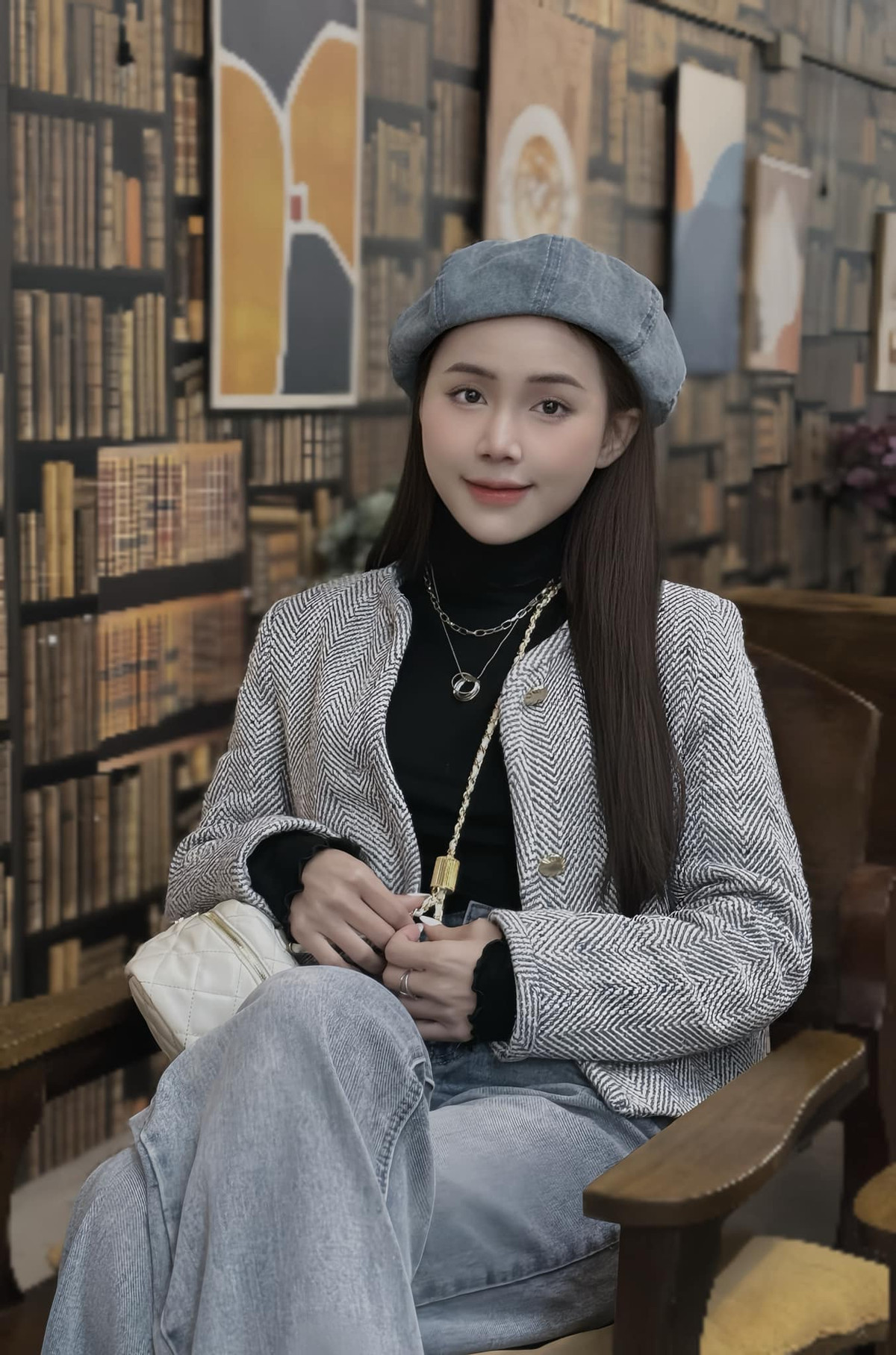 Con trai của nữ diễn viên hơn 5 tuổi, có tên thân mật là Voi. Cô và bố của Voi chia tay văn minh, cả hai vui vẻ làm bạn với người cũ sau ly hôn. Ảnh: FBNV