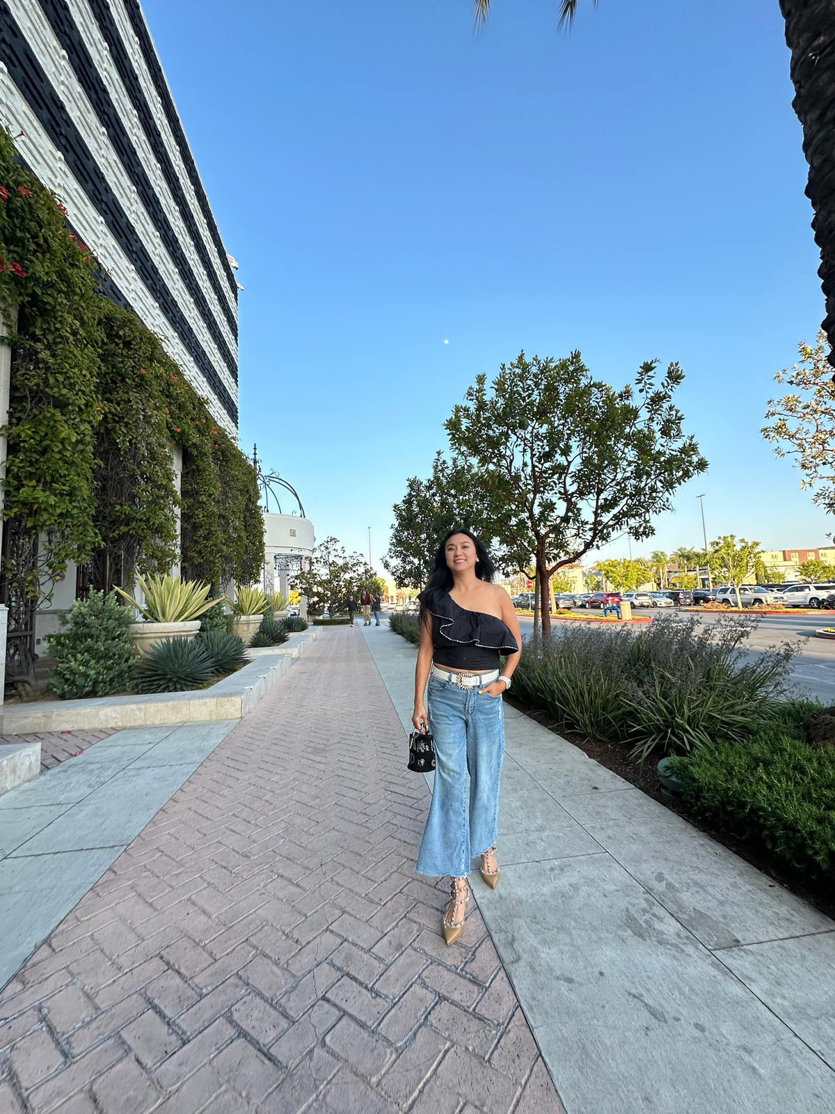 Năm 2005, khi sự nghiệp và nhan sắc đang ở đỉnh cao, nữ diễn viên qua Mỹ định cư, ít tham gia vào hoạt động giải trí. Ảnh: Báo Phụ nữ Thủ đô