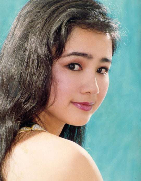 NSND Thu Hà được mệnh danh là "nữ hoàng ảnh lịch" khi xuất hiện trên nhiều ấn phẩm lịch của mọi nhà thời bấy giờ. Cô cũng là mỹ nhân duy nhất trong "tứ đại mỹ nhân" nhận danh hiệu NSND. Ảnh: Báo Phụ nữ Thủ đô