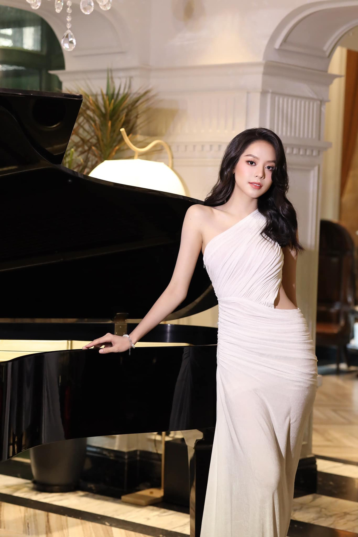 Vượt qua nhiều thí sinh nổi bật, Thanh Thủy đã xuất sắc đăng quang Hoa hậu Việt Nam 2022.