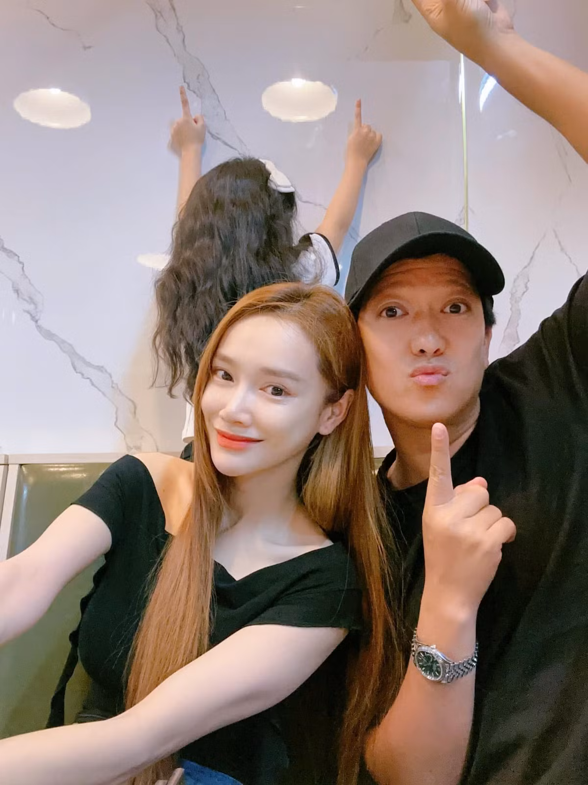 Vợ chồng Trường Giang - Nhã Phương kỷ niệm 6 năm ngày cưới đơn giản. Ảnh: FB Trường Giang