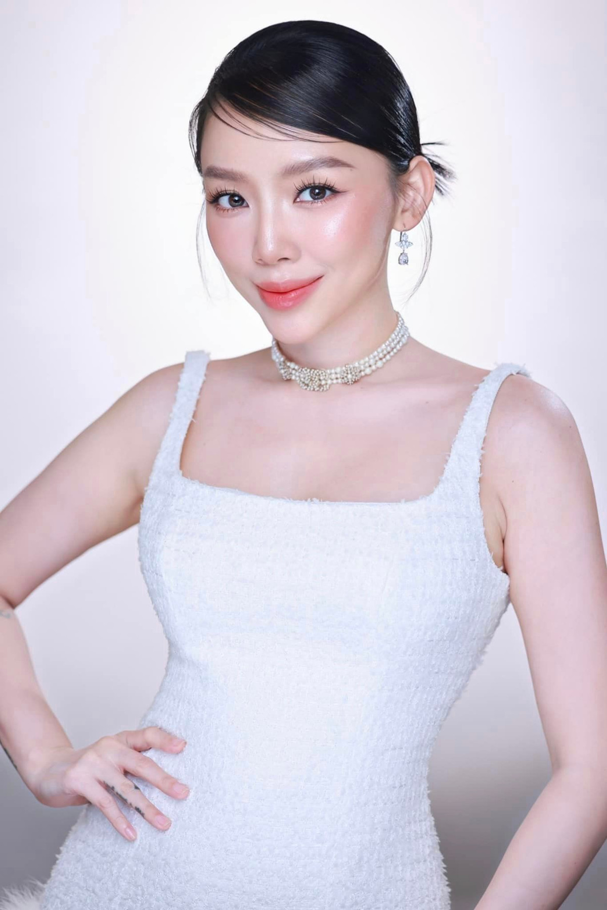 Tóc Tiên khoe cận dung nhan xịn xò, không tì vết.