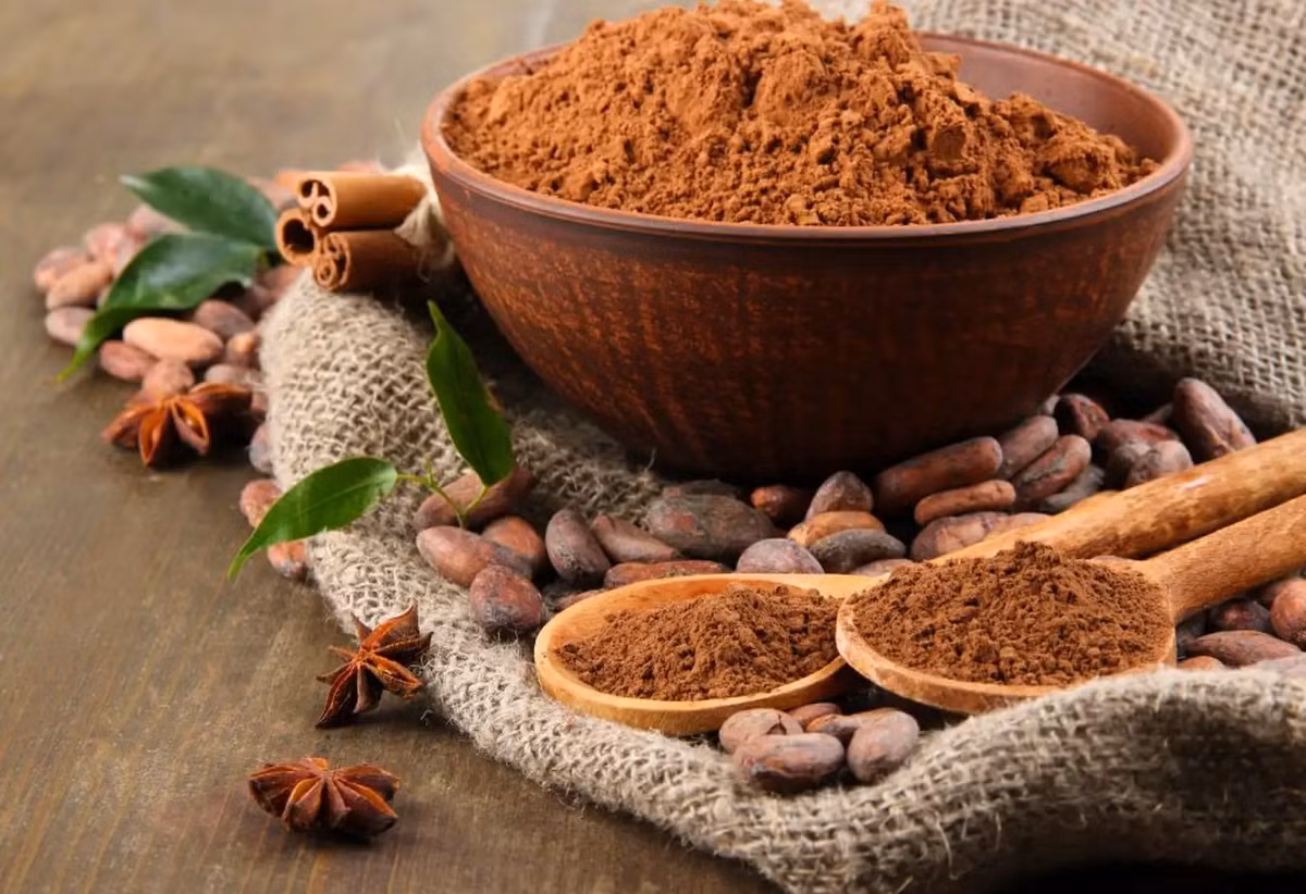 Bột Cacao là đặc sản Đắk Lắk được nhiều người chọn mua làm quà nhất. Lý do bột cacao tại đây có vị thơm lừng đặc trưng, vị đắng nhẹ nhàng mà lại có thể chế biến thành nhiều món như bánh cacao, cafe cacao, nước cacao thơm ngon. Ảnh: Shutterstock