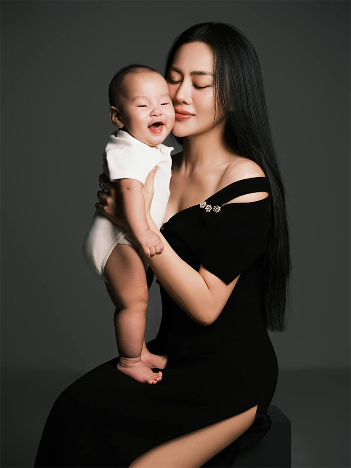 Phương Oanh cho biết cô tham gia Bước nhảy hoàn vũ để hết mình với đam mê và muốn khẳng định là "người mẹ hiện đại, không ngại chạy show".