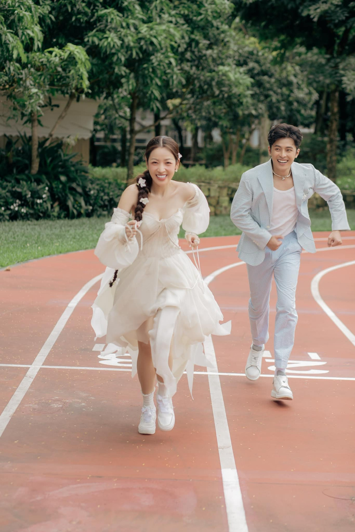 Sau 4 năm hẹn hò bí mật, mỹ nhân làng hài Puka và Gin Tuấn Kiệt chính thức về chung một nhà vào tháng 11/2023 trước sự chúc phúc của đông đảo mọi người. Ảnh: FB PuKa