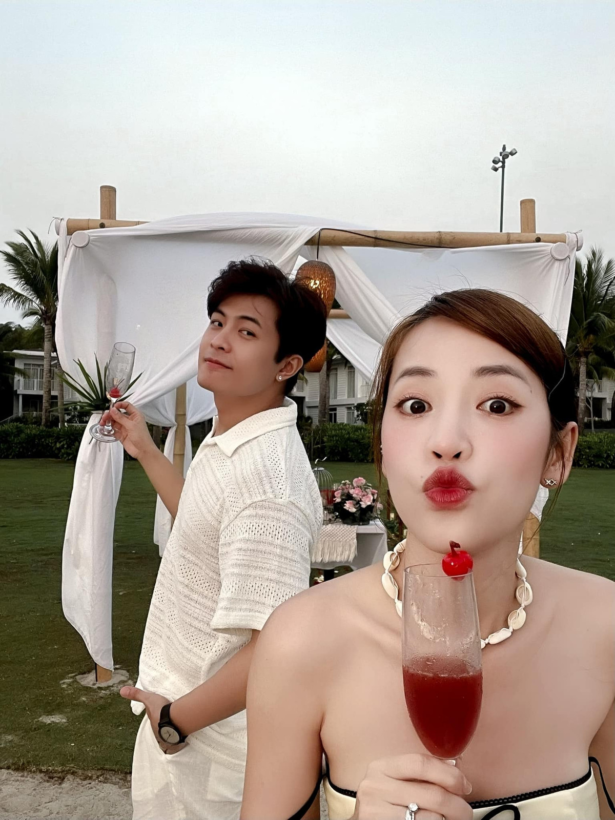 Thời gian qua, Puka vướng tin đồn mang thai con đầu lòng sau 1 năm kết hôn. Khán giả nhận thấy vòng 2 của nữ diễn viên to bất ngờ. Ảnh: FB PuKa