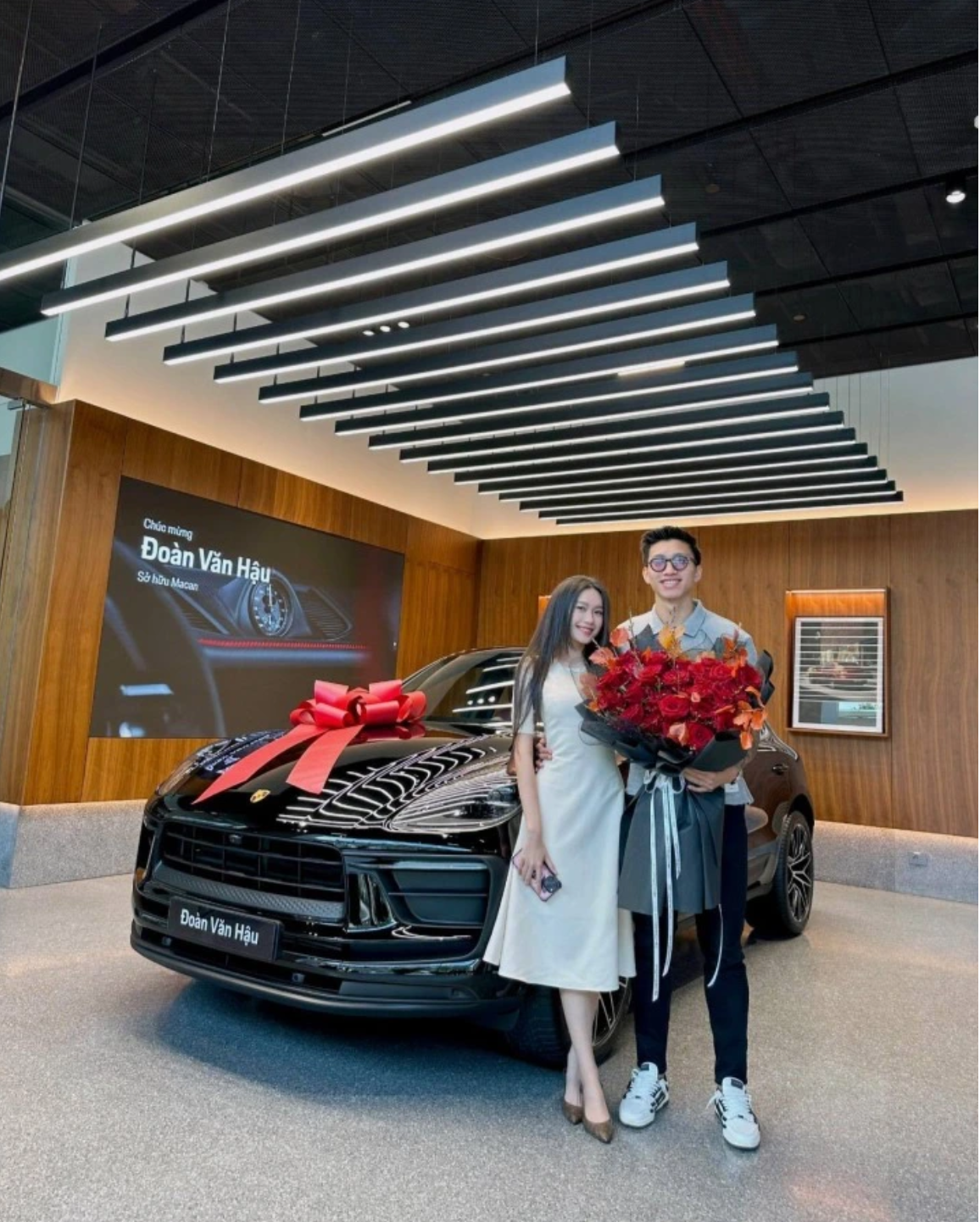 Ngay từ khi còn trong bụng mẹ, bé Lúa đã trở thành tâm điểm chú ý. Với bố là một trong những cầu thủ bóng đá nổi tiếng nhất Việt Nam và mẹ là top 10 Hoa hậu Việt Nam 2020 xinh đẹp, tài năng, bé Lúa thừa hưởng những gen trội từ cả bố lẫn mẹ. Ảnh: IG _doanhaimy