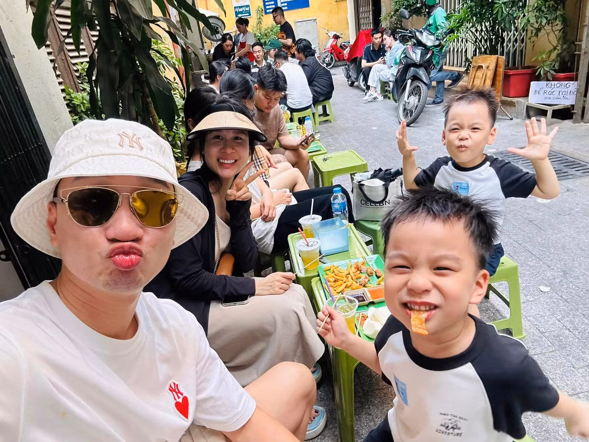 MC Thành Trung dành thời gian bên vợ con ngày cuối tuần. Ảnh: FB Trung Thành Võ