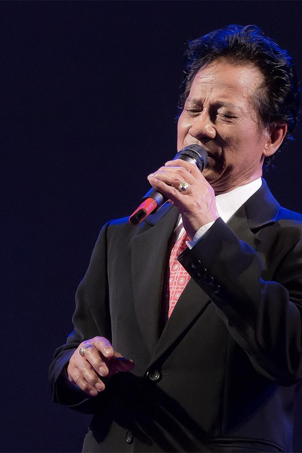 Cho đến nay, Chế Linh vẫn được biết đến là nam ca sĩ đông con nhất showbiz Việt. Đặc biệt, trong số các con của ông, một số người thừa hưởng tình yêu âm nhạc từ bố như: Chế Phi, Chế Kha, Chế Phong... Ảnh: Gia đình &amp; Xã hội