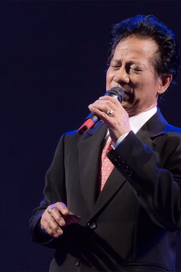 Cho đến nay, Chế Linh vẫn được biết đến là nam ca sĩ đông con nhất showbiz Việt. Đặc biệt, trong số các con của ông, một số người thừa hưởng tình yêu âm nhạc từ bố như: Chế Phi, Chế Kha, Chế Phong... Ảnh: Gia đình &amp; Xã hội