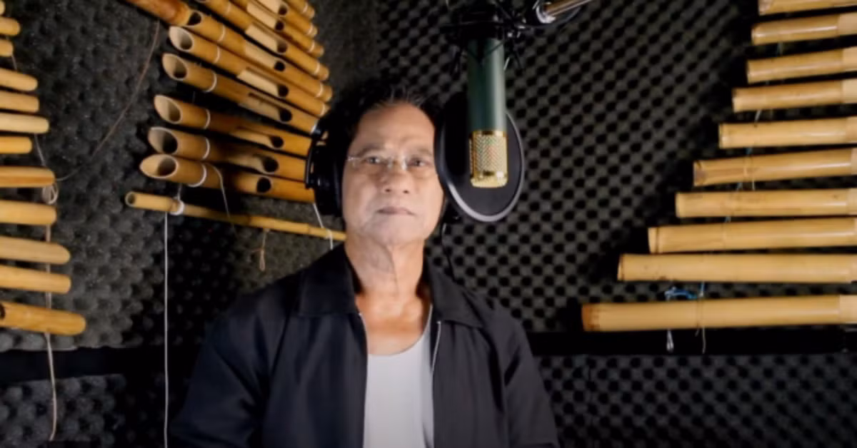 Nam danh ca có một phòng thu riêng ở Canada, đây cũng là nơi ông sáng tác ra những ca khúc nổi tiếng hàng chục năm qua. Ảnh: Phụ nữ mới