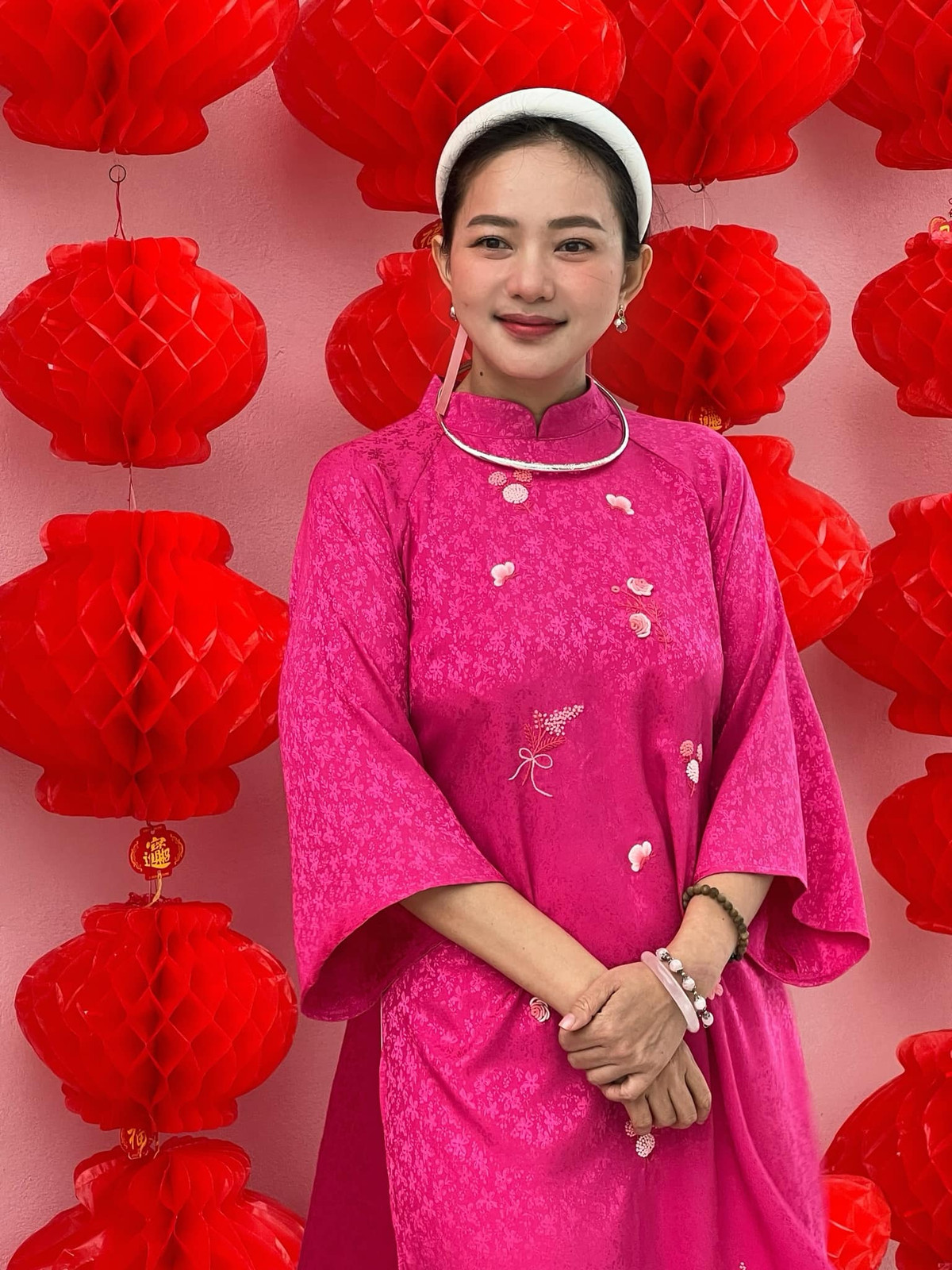 Người đẹp hạnh phúc khi luôn có ông xã đồng hành. Ảnh: FB Phan Như Thảo