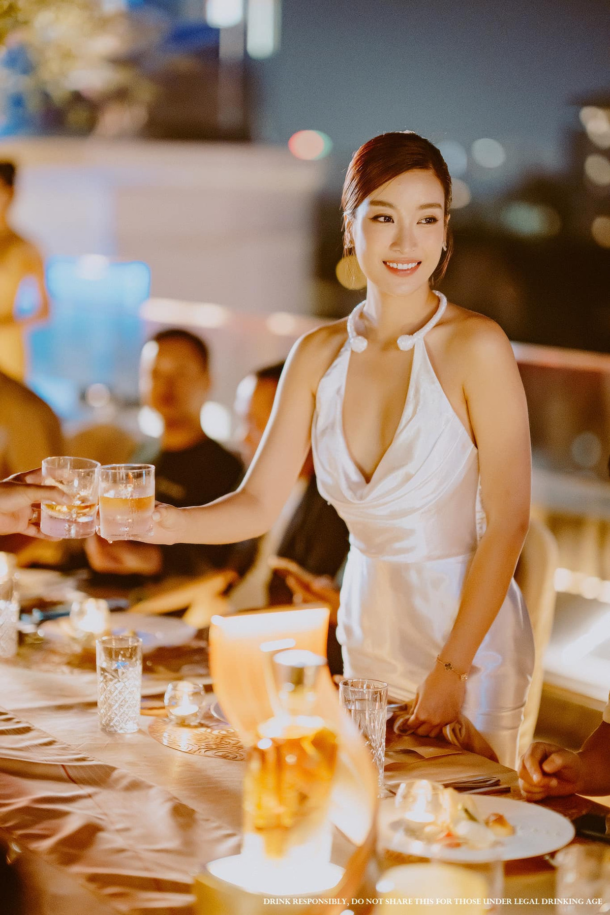 Sau khi sinh con, Đỗ Mỹ Linh cho biết, cô đã giảm hơn 10 kg, gần lấy lại vóc dáng, cân nặng trước khi làm mẹ.