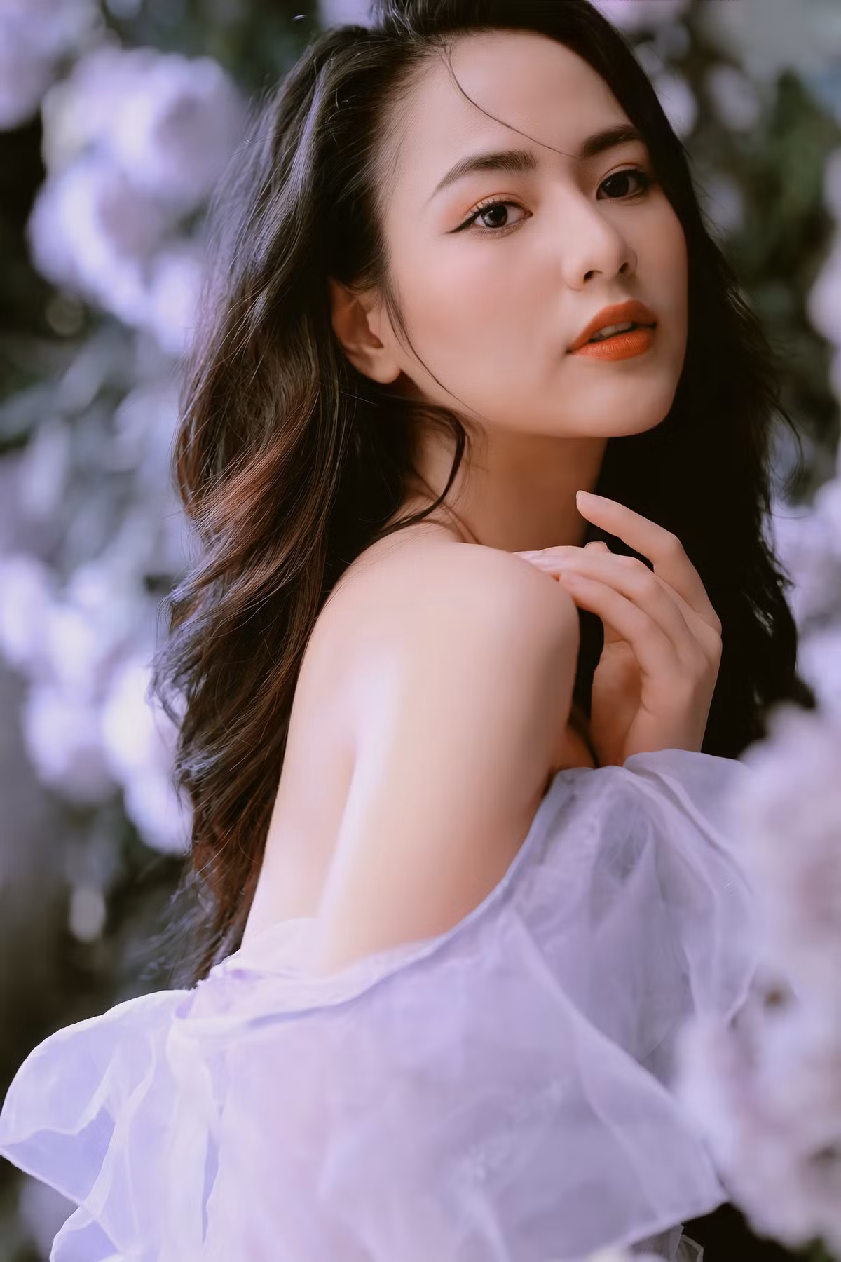 Không chỉ sở hữu vẻ đẹp ngoại hình, Việt Hoa còn được đánh giá cao bởi sự tự tin, năng động và nhiệt huyết. Ảnh: FB Vũ Việt Hoa