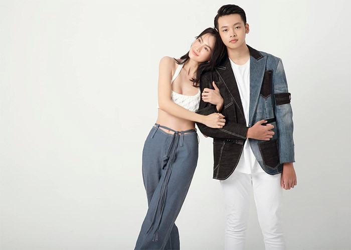 Tiểu Long - con trai người mẫu Anh Thư - 17 tuổi, cao 1m84. Theo Anh Thư, Tiểu Long từ nhỏ đã cao nhỉnh hơn so với các bạn đồng lứa.