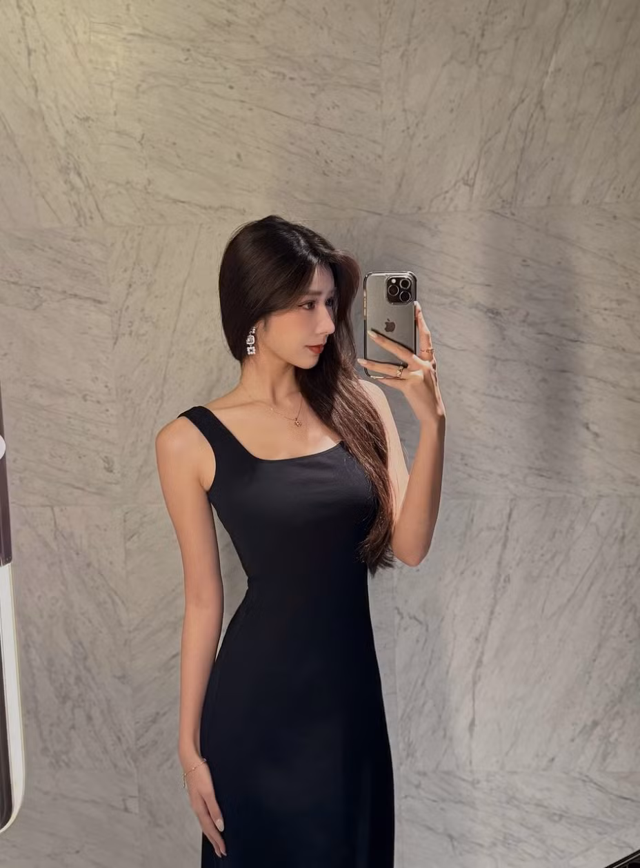 Cô chứng minh rằng, vẻ đẹp thực sự đến từ sự tự tin và phong cách riêng biệt.