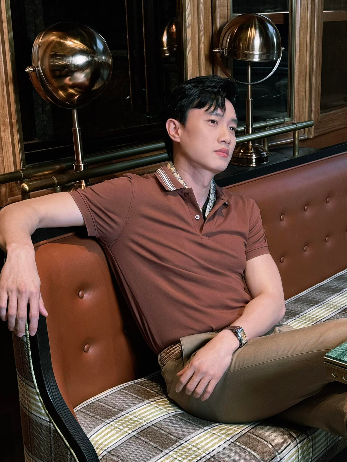 Quốc Trường nói đùa môi anh đỏ chót vì ăn mỳ cay cấp độ ba. Ảnh: FB Nguyễn Quốc Trường