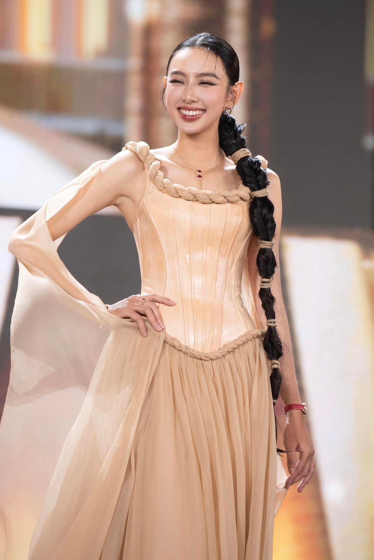 Hoa hậu Thùy Tiên hóa nàng công chúa khi dự sự kiện. Ảnh: FB Nguyễn Thúc Thùy Tiên