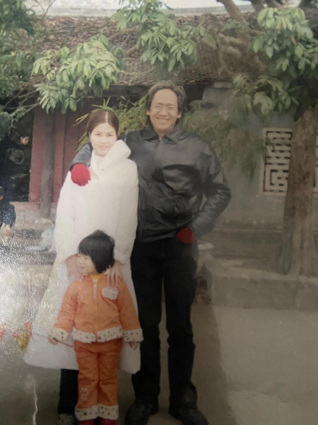 Vợ chồng ca sĩ Duy Mạnh có hai con chung, đủ nếp đủ tẻ. Ảnh: FB Buồn Làm Gì