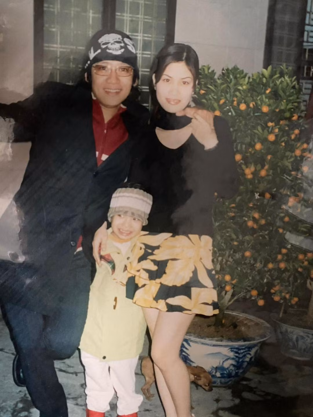 Loạt ảnh thời trẻ của Duy Mạnh và bà xã Thu Huyền không chỉ khiến người hâm mộ thích thú mà còn là minh chứng rõ ràng cho tình yêu bền vững của họ. Ảnh: FB Buồn Làm Gì