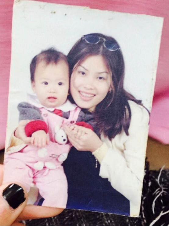 Đặc biệt, vợ Duy Mạnh thu hút sự chú ý với nhan sắc xinh đẹp, không kém cạnh bất kỳ mỹ nhân nào trong showbiz. Ảnh: FB Buồn Làm Gì