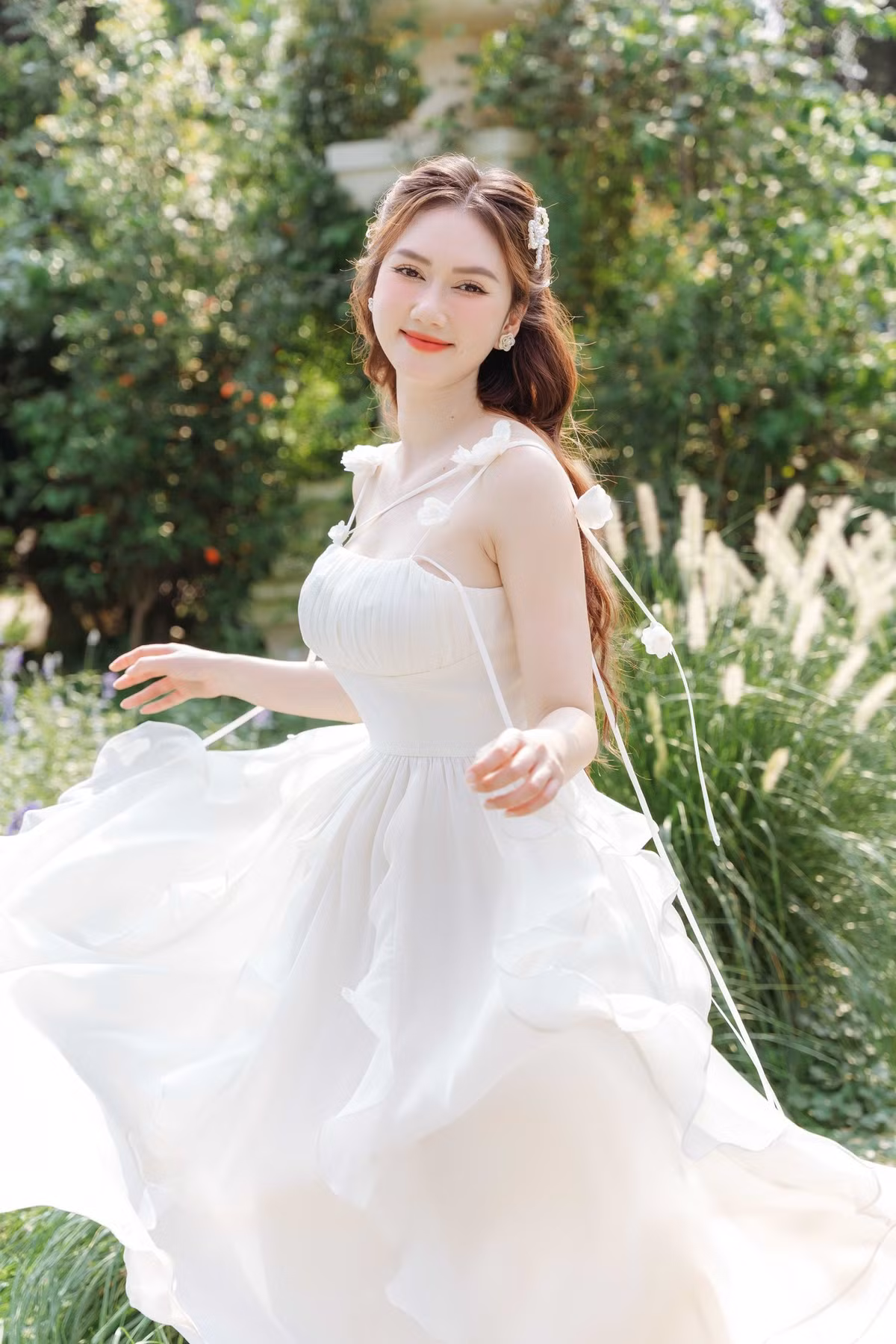 Cô không chỉ có body đẹp mà da dẻ còn mịn màng, không tì vết. Ảnh: FB Hương Giang