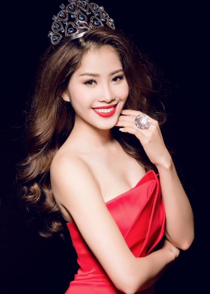 Tháng 6/2015, Nam Em đăng quang Hoa khôi Đồng bằng sông Cửu Long 2015. (Ảnh: FBNV)