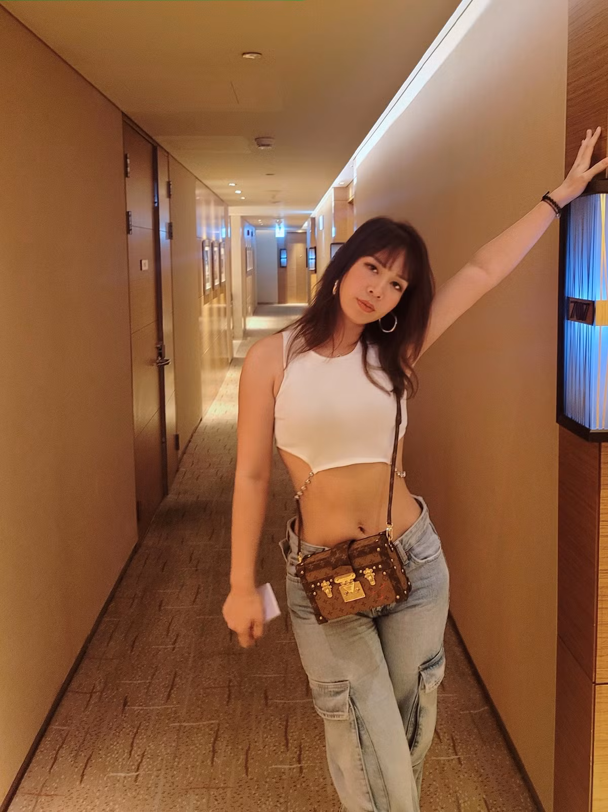 Đến nay, ở tuổi 38, bà xã của nam diễn viên Mạnh Trường được khen ngợi là ngày càng trẻ trung, xinh đẹp. Ảnh: FB Phuong Pham