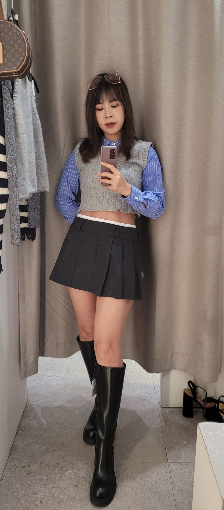 Vòng eo thon gọn, vòng ba căng tròn cùng làn da mịn màng đã giúp cô nàng tự tin diện những bộ trang phục gợi cảm, khoe trọn vẻ đẹp hình thể. Ảnh: FB Phuong Pham