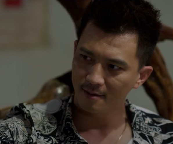 Trước đó, nam diễn viên điển trai, tài hoa này gây ấn tượng với cả vai diễn chính diện và phản diện trong các phim như: "Lựa chọn số phận", "Anh có phải đàn ông không", "Bão ngầm", "Cuộc chiến không giới tuyến"... Ảnh chụp màn hình VTV.