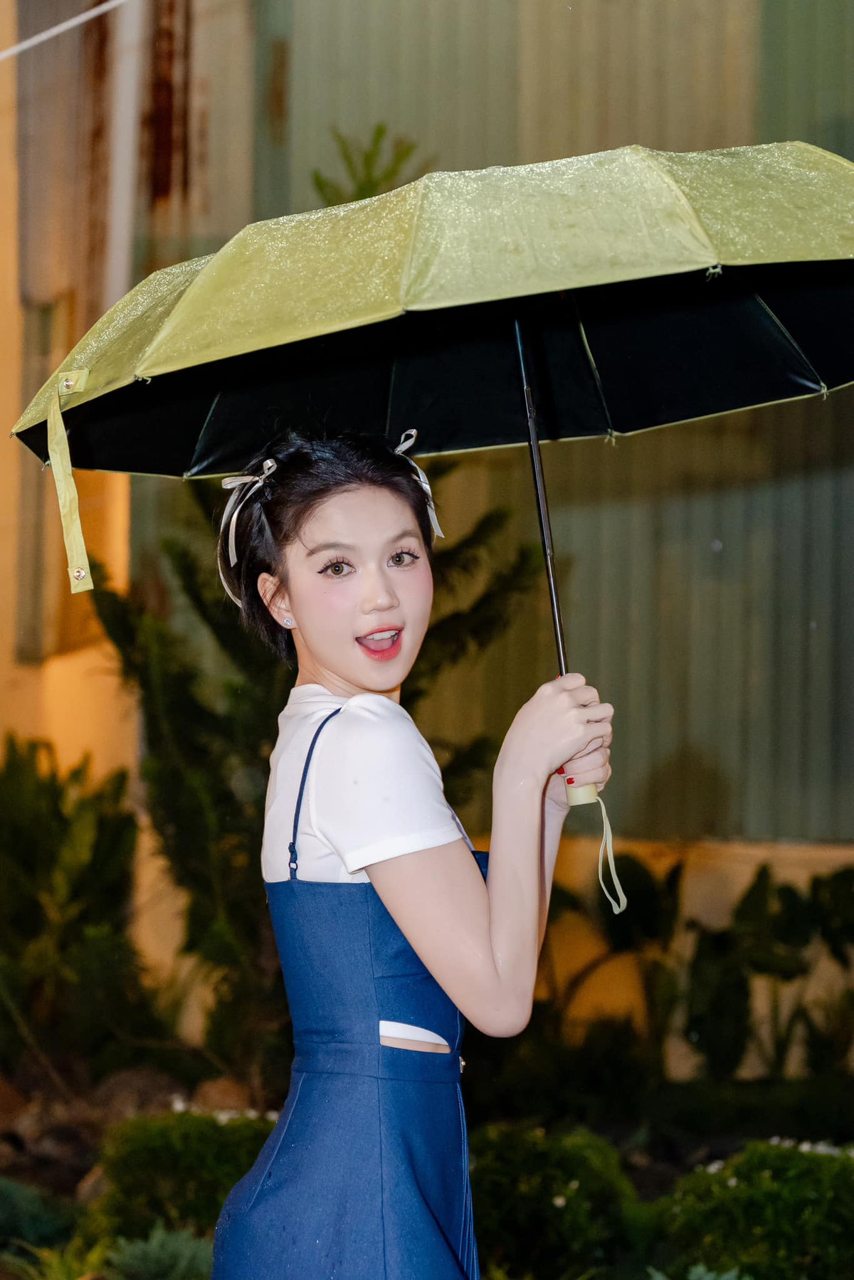 Qua những hình ảnh mới nhất được chia sẻ trên trang cá nhân, có thể thấy rõ sự thay đổi tích cực trên gương mặt của người đẹp Trà Vinh. Ảnh: FB NGỌC TRINH