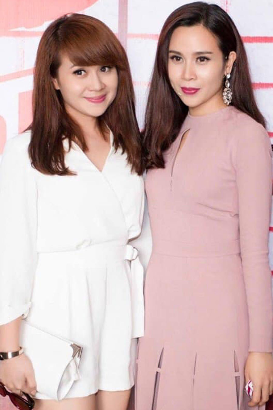 Lưu Thiên Hương - Lưu Hương Giang xuất thân trong một gia đình có truyền thống nghệ thuật, bởi thế cả hai thừa hưởng năng khiếu âm nhạc bẩm sinh.