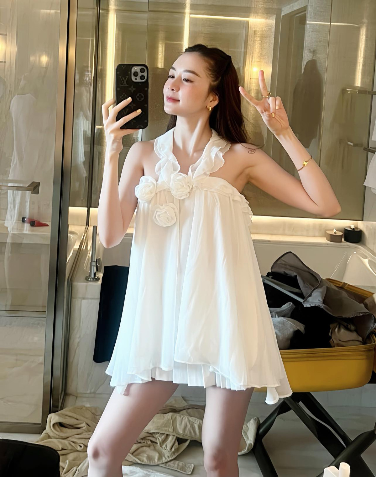 Ca sĩ Thiều Bảo Trang khoe phong cách đáng yêu.