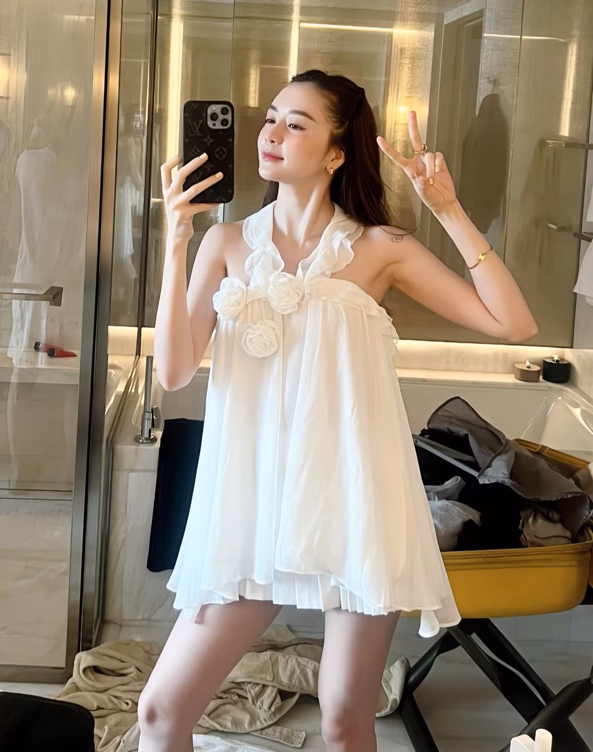 Ca sĩ Thiều Bảo Trang khoe phong cách đáng yêu.