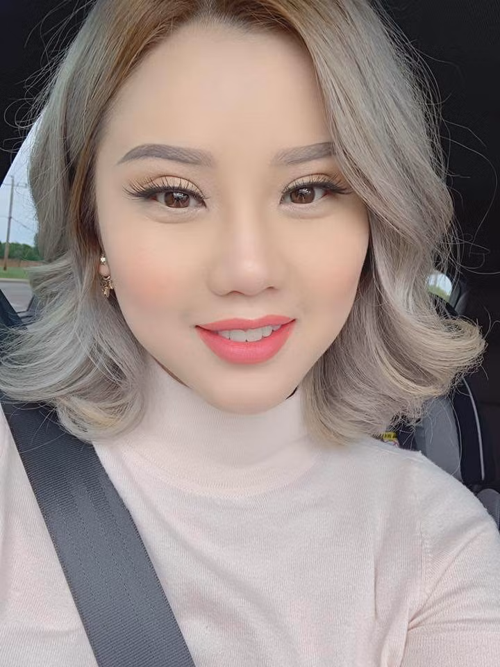 Zenie Trần thường chọn những trang phục thanh lịch, sang trọng, tôn lên vóc dáng cân đối và làn da trắng sáng. Ảnh: FB Mai Anh Tran