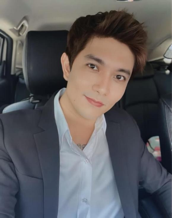 Tim nghiêm túc nói về việc tìm kiếm một mối quan hệ mới: "Đôi khi bạn giữ khoảng cách với ai đó, không phải vì hết thương. Mà là bạn biết chắc họ không thuộc về mình. Gặp gỡ là do ý trời, nhưng để gặp lại là do tâm ý của hai người. Đã ở cái lúc nếu thấy không có tương lai mình sẽ dứt khoát dừng lại hết mọi thứ để mau chóng gặp được người sau cùng rồi!".