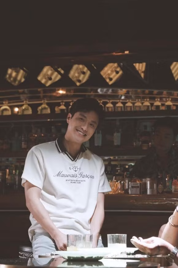 Diễn viên Thanh Sơn úp mở về cái kết cho nhân vật trong "Mình yêu nhau bình yên thôi": "Mong cho Đức Anh quay lại với Hân... và mong cho Đức Anh có mặt ở chung kết Euro!".