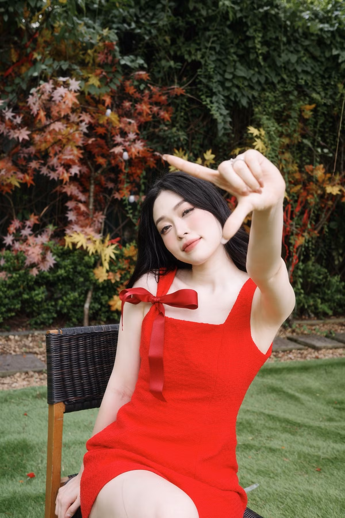 Vẻ đẹp của Á hậu Phương Nga được đánh giá cao bởi sự tự nhiên, hài hòa. Đôi mắt to tròn, nụ cười tươi tắn và gương mặt thanh tú đã giúp cô nàng ghi điểm trong lòng công chúng. Ảnh: FB Bùi Phương Nga