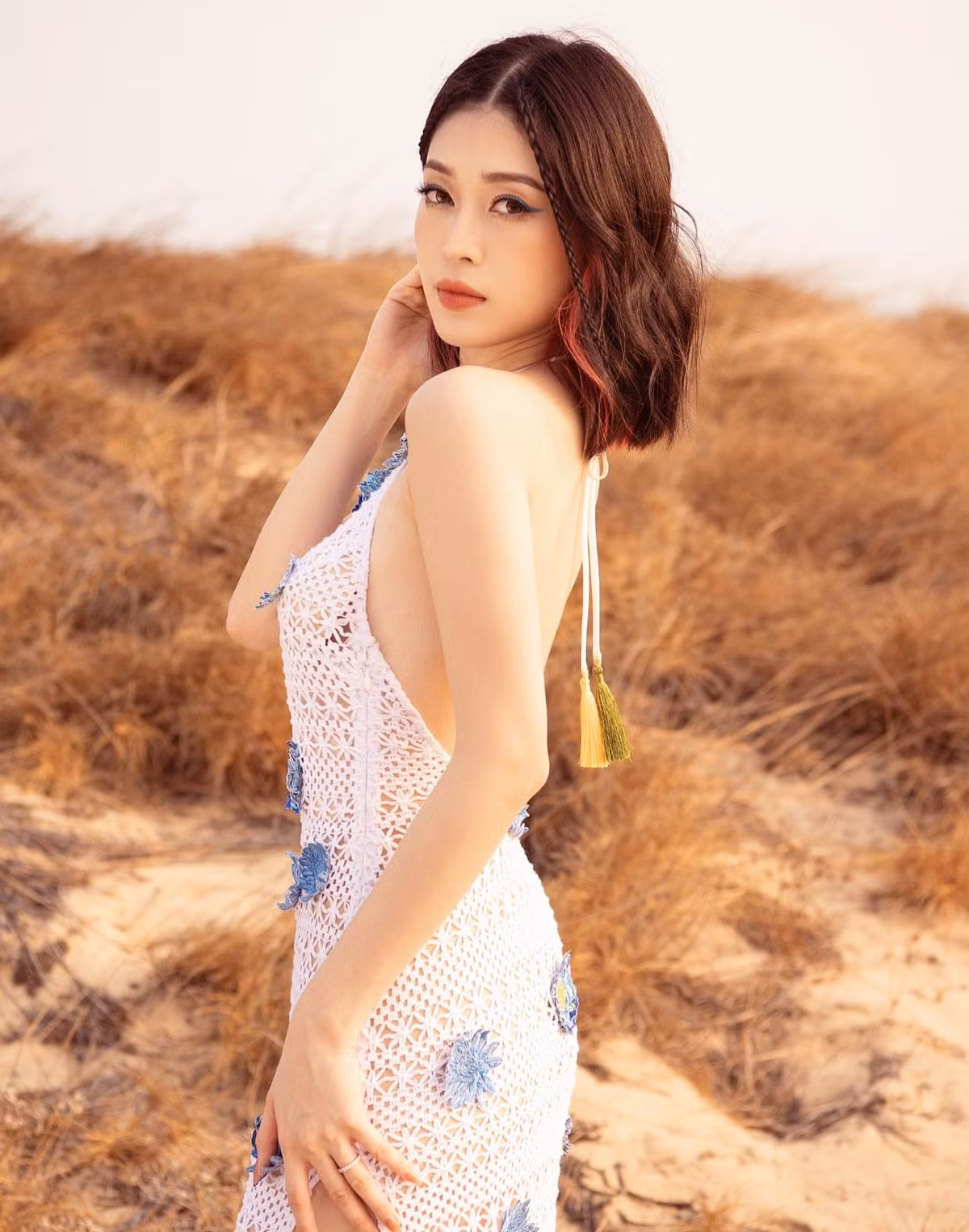 Từ những chiếc đầm dạ hội lộng lẫy trên thảm đỏ đến những bộ đồ đơn giản khi xuống phố, Phương Nga đều thể hiện được phong cách thời trang riêng biệt của mình. Ảnh: FB Bùi Phương Nga