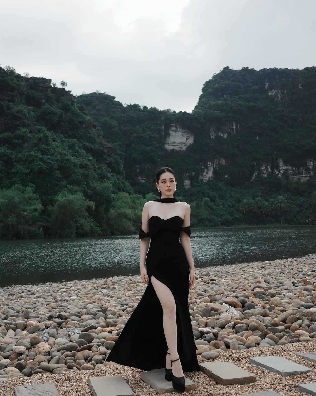 Từ khi đăng quang ngôi vị Á hậu 1 tại Hoa hậu Việt Nam 2018, Bùi Phương Nga nhanh chóng trở thành một trong những cái tên được yêu thích nhất trong làng giải trí Việt. Ảnh: FB Bùi Phương Nga
